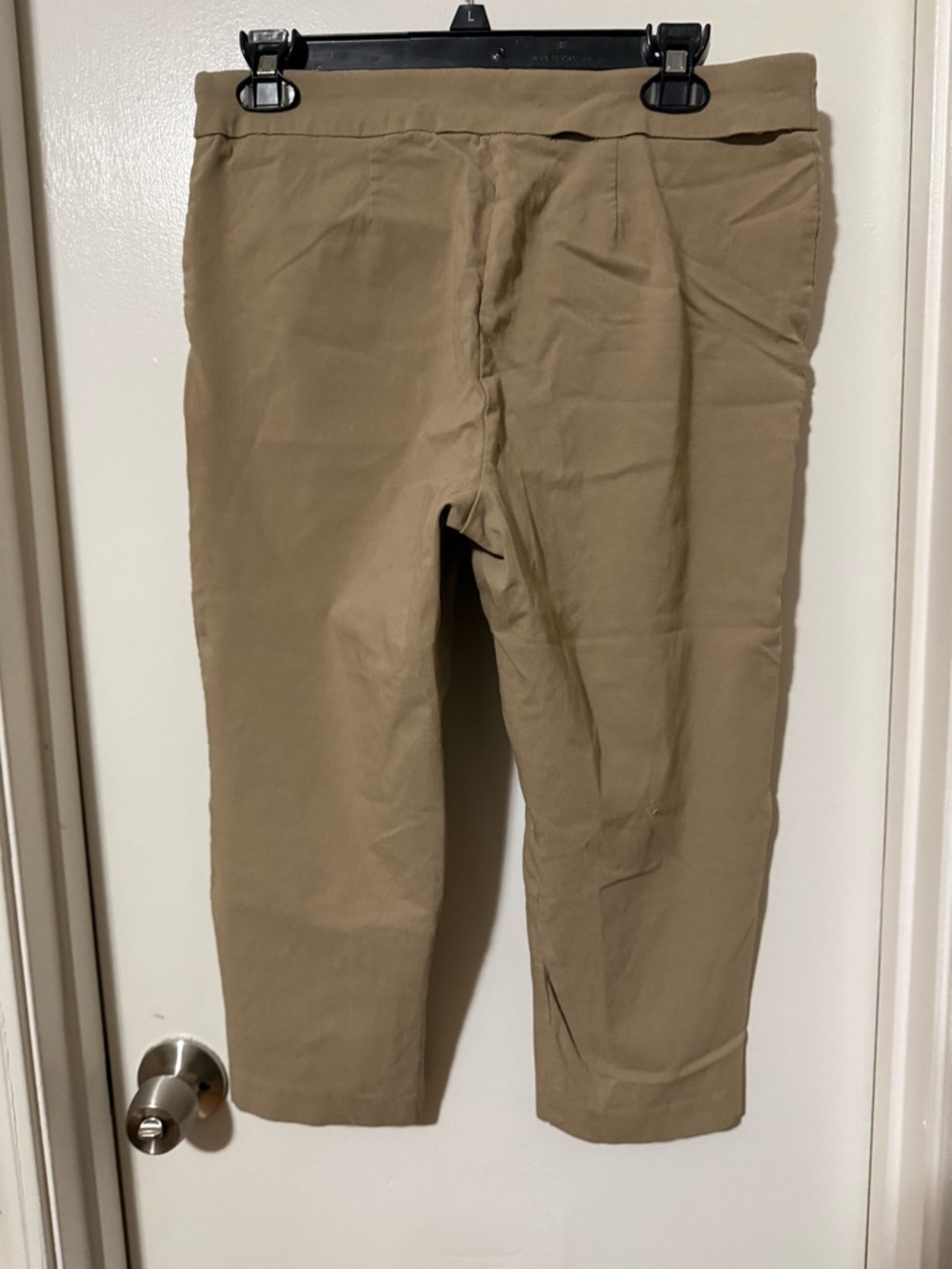 Time and Tru Beige Khaki stretch capris - Picture 2 of 4